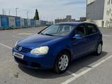 Volkswagen Golf 2004 годаүшін3 200 000 тг. в Шымкент