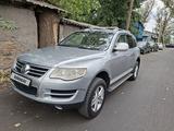 Volkswagen Touareg 2008 года за 4 500 000 тг. в Алматы – фото 3