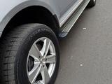 Volkswagen Touareg 2008 года за 4 500 000 тг. в Алматы – фото 5