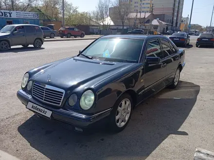 Mercedes-Benz E 320 1996 года за 2 500 000 тг. в Кишкенеколь – фото 2