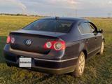 Volkswagen Passat 2006 года за 2 500 000 тг. в Павлодар – фото 4