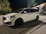 Kia Carnival 2015 года за 10 250 000 тг. в Алматы – фото 5