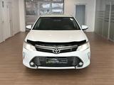 Toyota Camry 2015 года за 10 790 000 тг. в Астана – фото 2