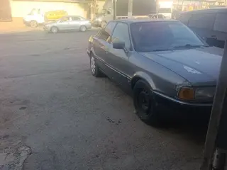Audi 80