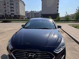 Hyundai Sonata 2018 года за 5 500 000 тг. в Актобе – фото 2