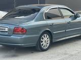 Hyundai Sonata 2003 года за 3 650 000 тг. в Атырау – фото 2