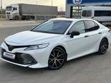 Toyota Camry 2020 года за 16 800 000 тг. в Уральск