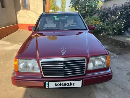 Mercedes-Benz E 200 1993 года за 1 900 000 тг. в Тараз – фото 2