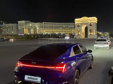 Hyundai Elantra 2022 года за 9 800 000 тг. в Астана – фото 25