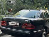 Mercedes-Benz E 230 1995 годаүшін1 330 000 тг. в Алматы – фото 4