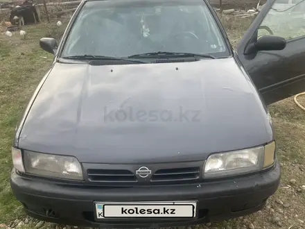 Nissan Primera 1992 года за 350 000 тг. в Тараз – фото 2