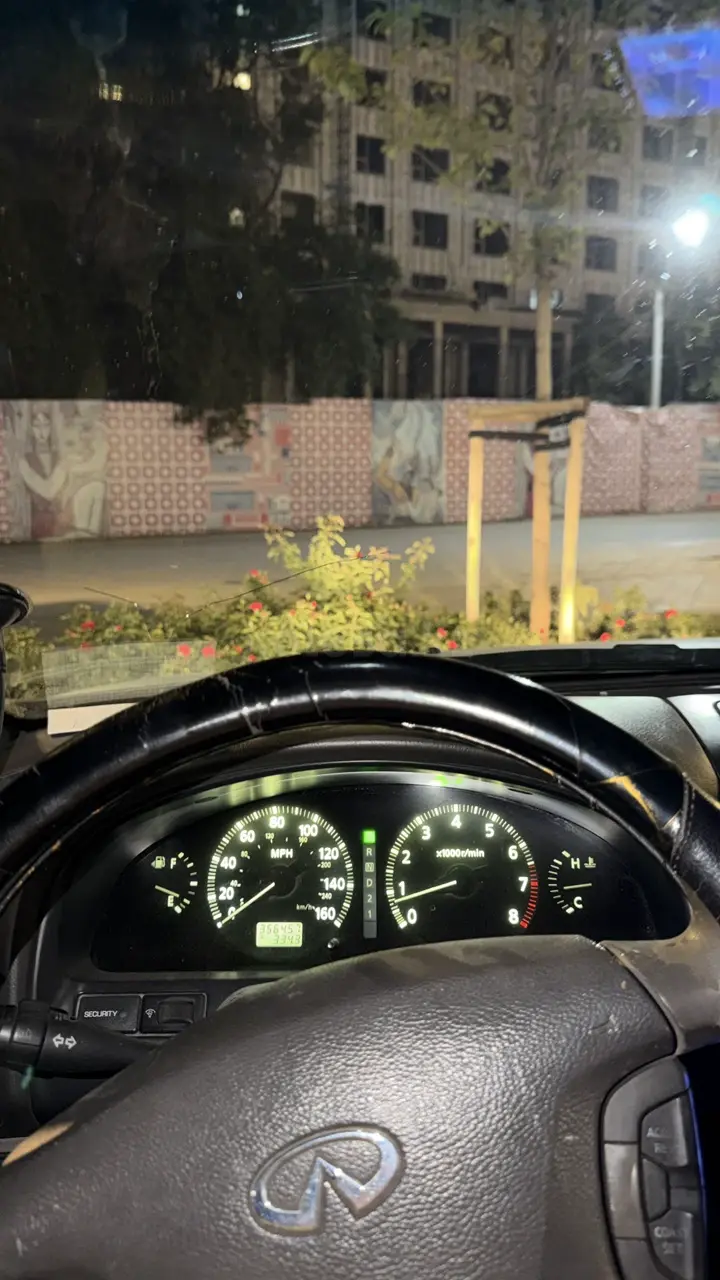 Nissan Maxima, 2001