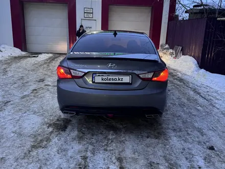 Hyundai Sonata 2011 года за 2 300 000 тг. в Актобе – фото 6