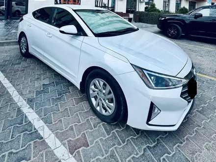 Hyundai Elantra 2018 года за 4 500 000 тг. в Актау