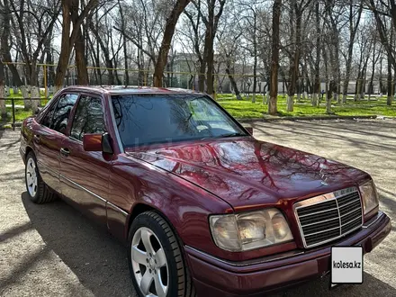 Mercedes-Benz E 280 1994 года за 2 800 000 тг. в Тараз