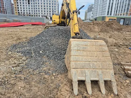 Komatsu  PC200-8 2011 года за 12 300 000 тг. в Астана – фото 4