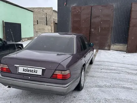 Mercedes-Benz E 220 1994 года за 2 271 000 тг. в Кызылорда – фото 5