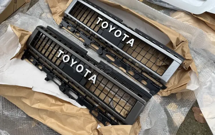 Решетка радиатора Toyota Land Cruiser Prado 250 за 200 000 тг. в Алматы