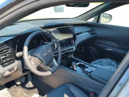 Lexus RX 350h F Sport Design 2025 года за 46 500 000 тг. в Актобе – фото 10