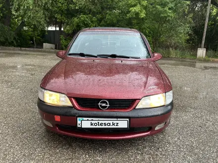 Opel Vectra 1998 года за 1 950 000 тг. в Актобе – фото 2