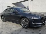 Hyundai Sonata 2022 года за 12 500 000 тг. в Атырау – фото 3