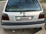 Volkswagen Golf 1993 года за 900 000 тг. в Астана – фото 2