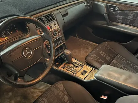 Mercedes-Benz E 280 1999 года за 2 200 000 тг. в Шымкент