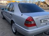 Mercedes-Benz C 200 1994 года за 1 550 000 тг. в Кокшетау – фото 2