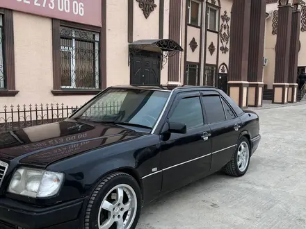 Mercedes-Benz E 300 1995 годаүшін2 700 000 тг. в Актау – фото 2