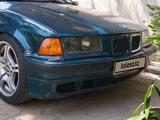 BMW 320 1994 года за 900 000 тг. в Алматы – фото 2