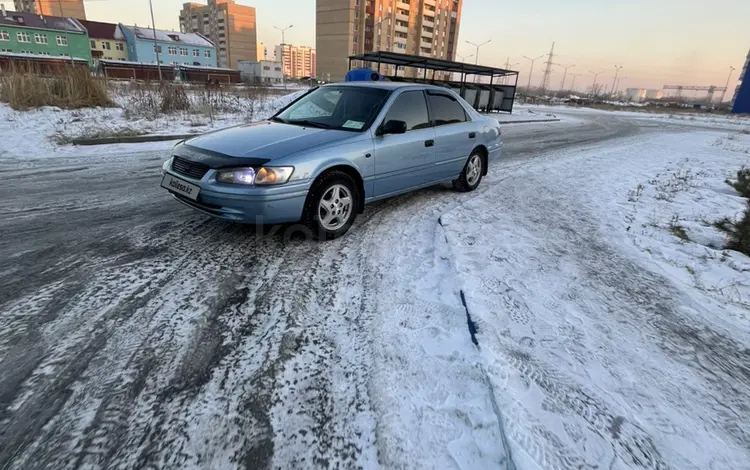 Toyota Camry 1998 года за 2 400 000 тг. в Семей