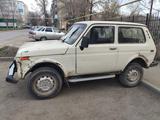 ВАЗ (Lada) Lada 2121 2000 года за 420 000 тг. в Уральск – фото 2