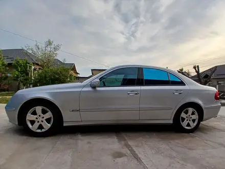 Mercedes-Benz E 320 2003 года за 5 300 000 тг. в Шымкент – фото 2