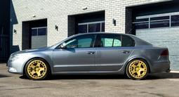 Skoda Superb 2009 года за 11 500 000 тг. в Астана