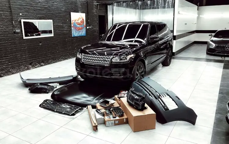 Рестайлинг комплект на Range Rover Vogue L405 2013-2017 под 2018 + за 2 551 800 тг. в Алматы