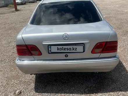 Mercedes-Benz E 280 1997 года за 2 700 000 тг. в Мерке – фото 4