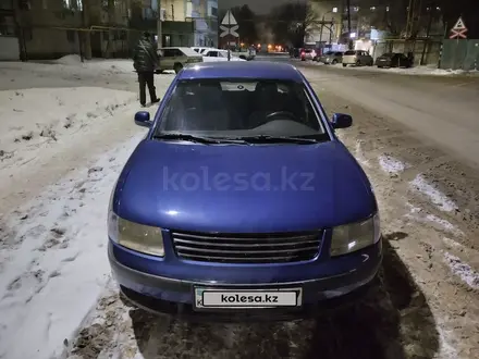 Volkswagen Passat 1998 года за 1 750 000 тг. в Уральск – фото 5