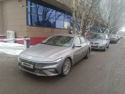 Hyundai Elantra 2023 года за 10 500 000 тг. в Астана – фото 2