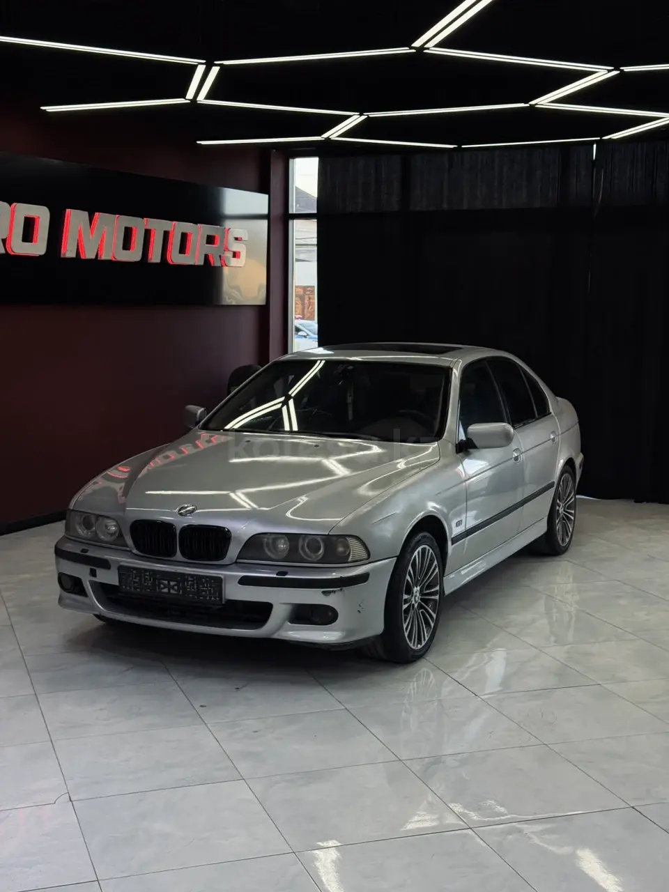 BMW 5 Series, 2001