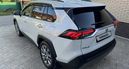 Toyota RAV4 2021 годаүшін20 500 000 тг. в Караганда – фото 3