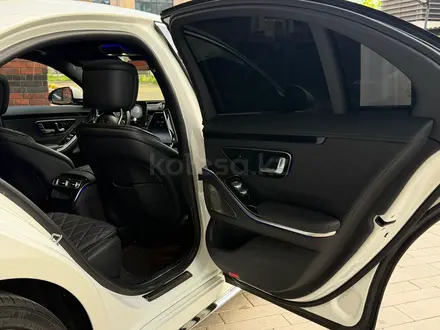 Mercedes-Benz S 500 2021 года за 63 000 000 тг. в Астана – фото 22