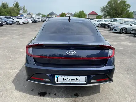 Hyundai Sonata 2022 года за 9 213 000 тг. в Алматы – фото 2