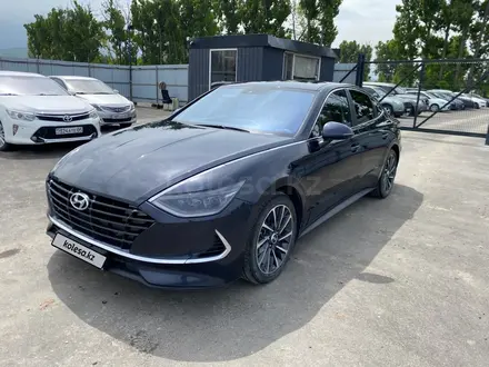 Hyundai Sonata 2022 года за 9 213 000 тг. в Алматы – фото 3