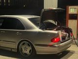 Mercedes-Benz E 320 2001 года за 3 700 000 тг. в Жанаозен – фото 3