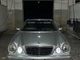Mercedes-Benz E 320 2001 года за 3 700 000 тг. в Жанаозен