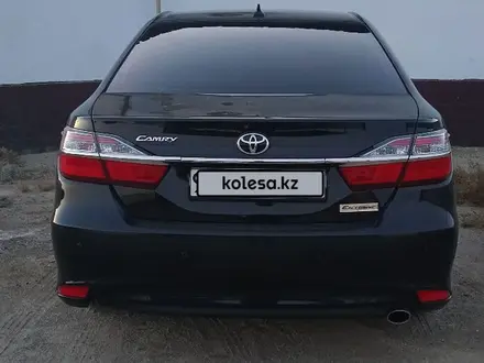 Toyota Camry 2018 года за 12 000 000 тг. в Атырау – фото 2