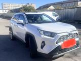 Toyota RAV4 2021 года за 16 500 000 тг. в Кокшетау – фото 2