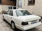 Mercedes-Benz E 260 1993 года за 1 300 000 тг. в Алматы – фото 4