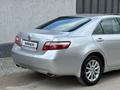 Toyota Camry 2007 года за 6 500 000 тг. в Шымкент – фото 9