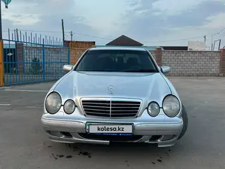 Mercedes-Benz E-Class, 2001